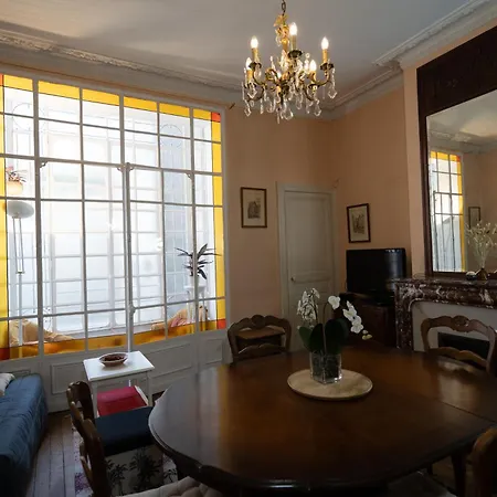 Chaperonniere Apartment *