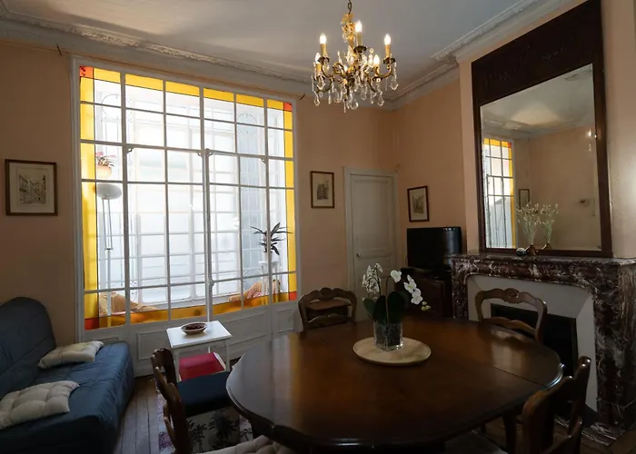 Chaperonniere Apartman *