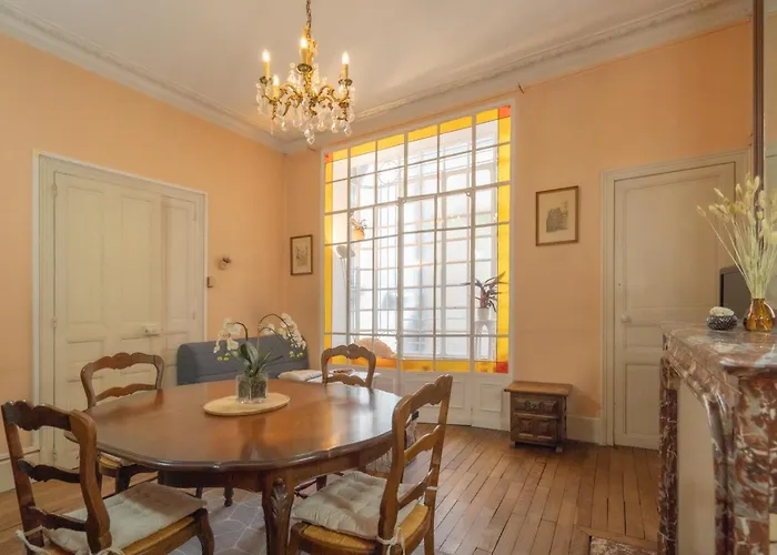 شقة Chaperonniere